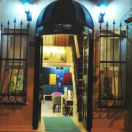 35 Tam Aparthotel